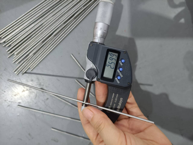 Tubo in Nitinol di grado medico per strumenti chirurgici